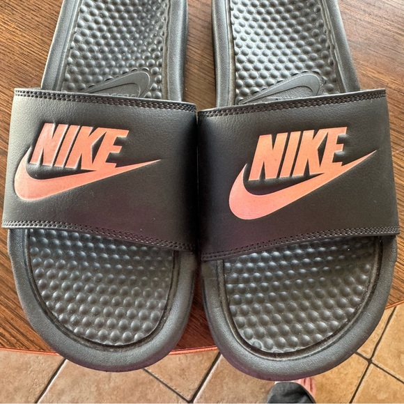 Women’s Nike Slides- black and rose gold - Picture 5 of 5